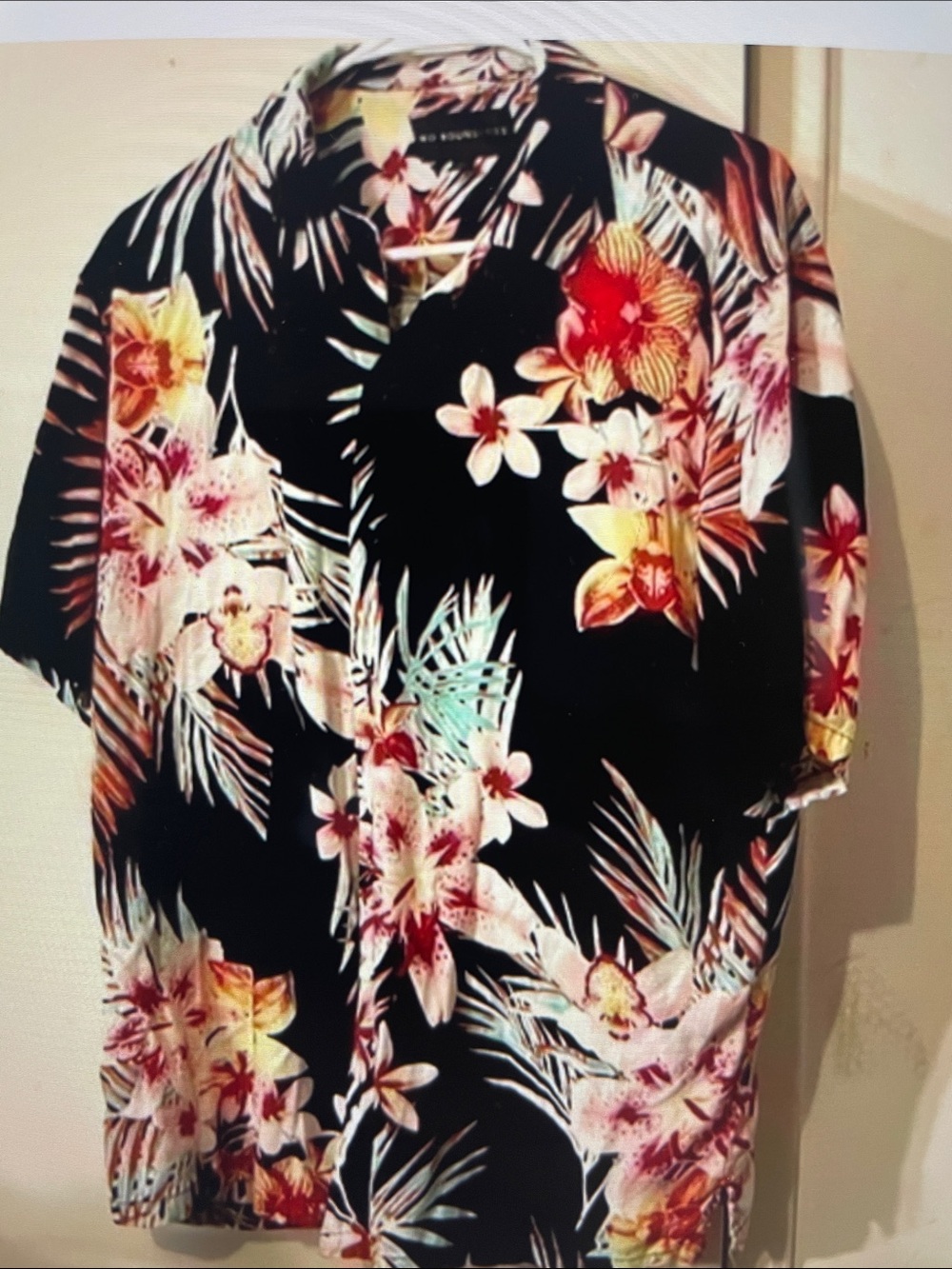 Men's Vintage Black Tropical Floral Short-Sleeve Shirt - Vibrant Floral Print